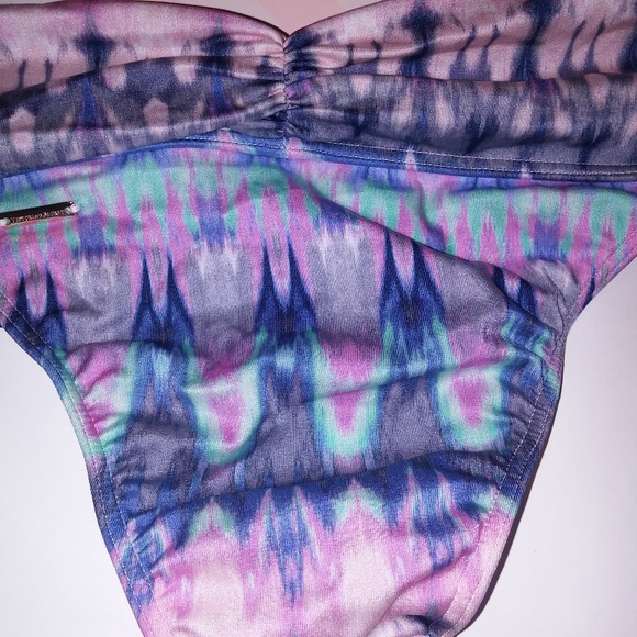Victoria Secret Swim Bottom
Pink Blue Tie Dye
Hottie Cheeky - Picture 5 of 7